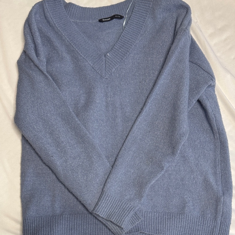 V-Neck Knit Sweater - Light Blue